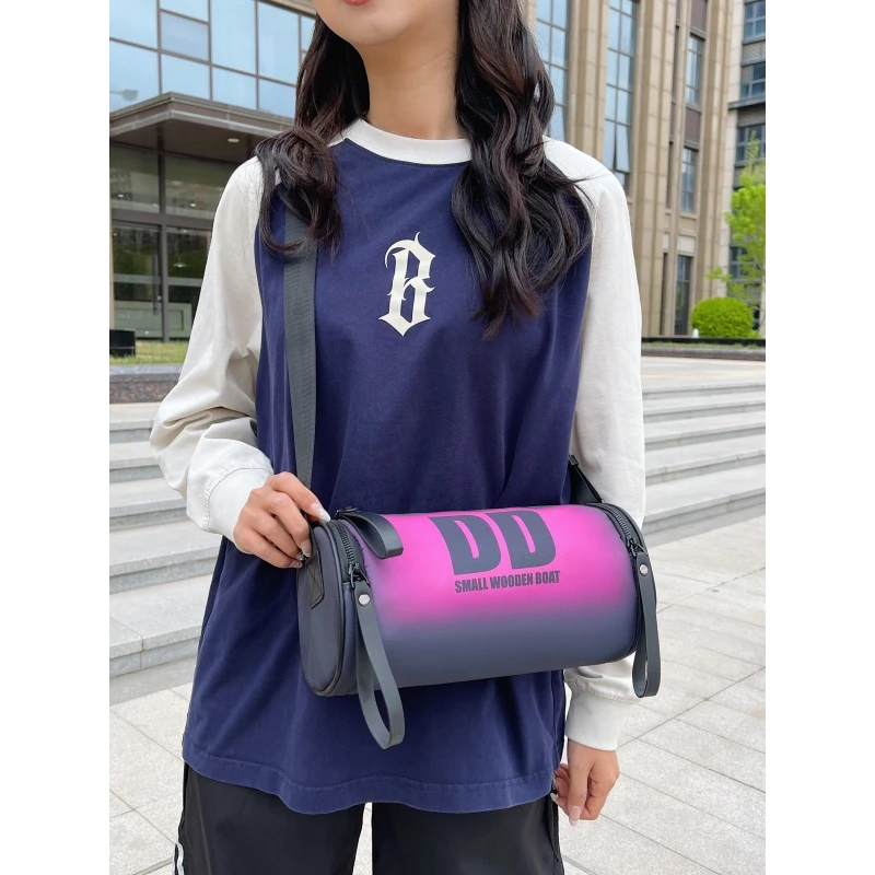 柚佐防水斜挎包女2025新款时尚运动圆筒包洋气百搭简约撞色小挎包