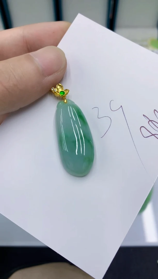 颈饰未镶嵌翡翠翡翠