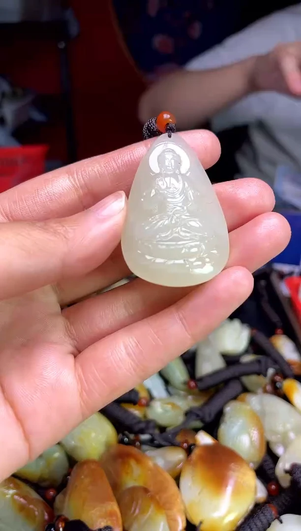 和田玉未镶嵌颈饰1