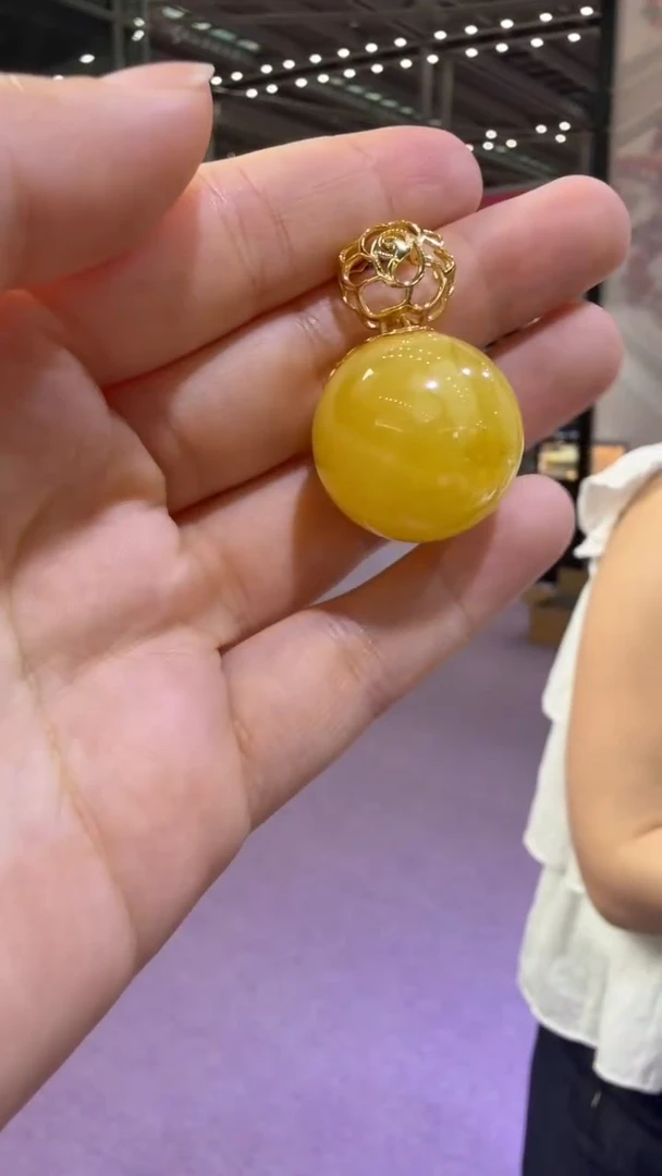 琥珀颈饰未镶嵌62秒拍号 假一罚三