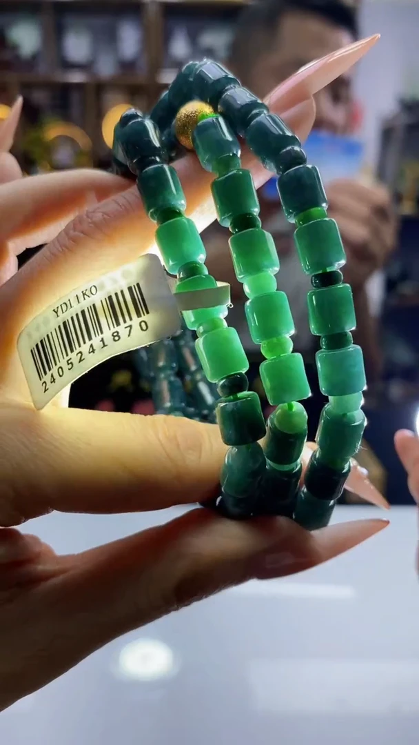 翡翠未镶嵌颈饰翡翠124