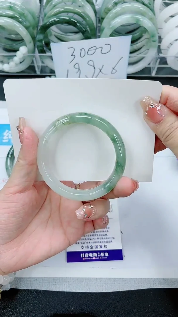 【闪购商品】石英质玉手镯未镶嵌124号/54-55圈