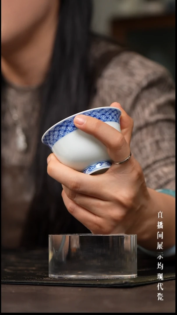 景德镇青花元宝纹铃铛杯