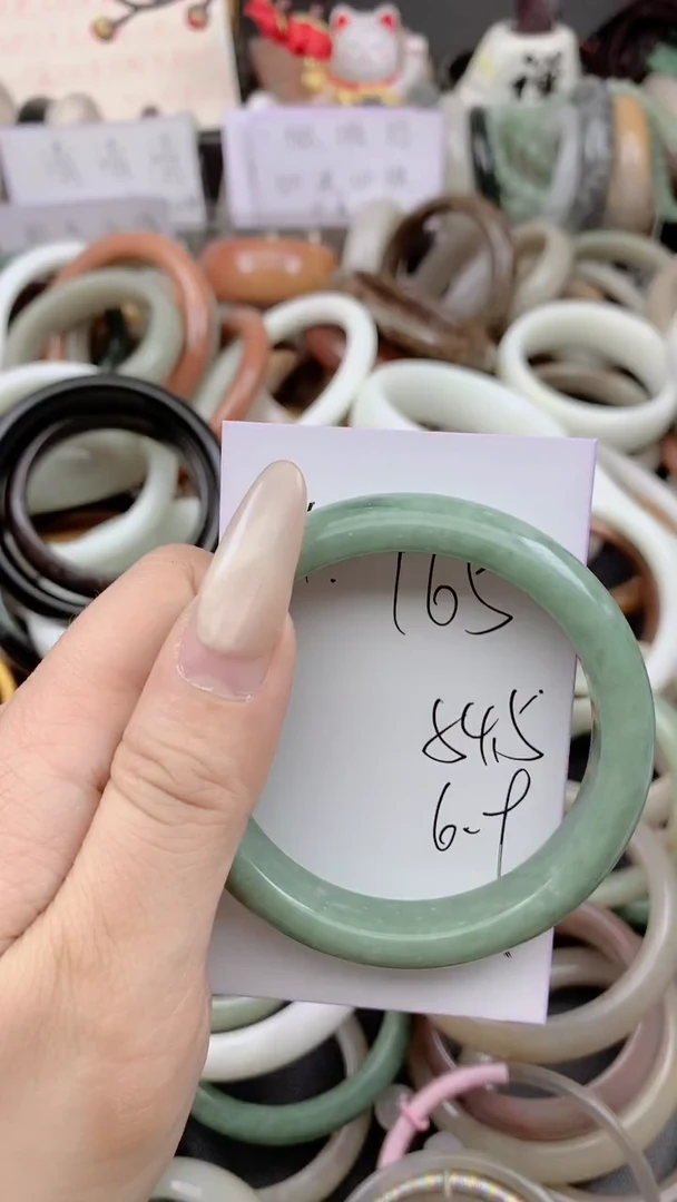 未镶嵌手镯石英质玉165