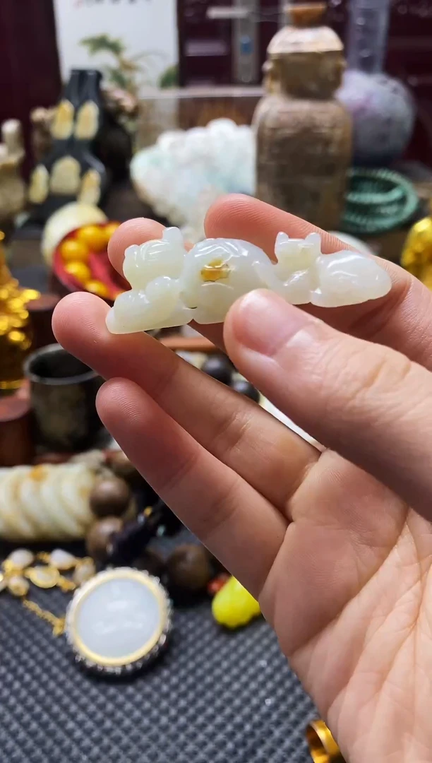 未镶嵌和田玉挂件双獾