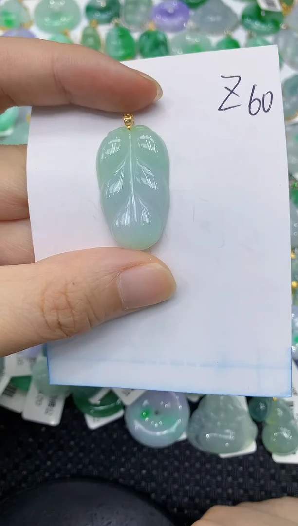 翡翠18K金镶嵌颈饰1111111111