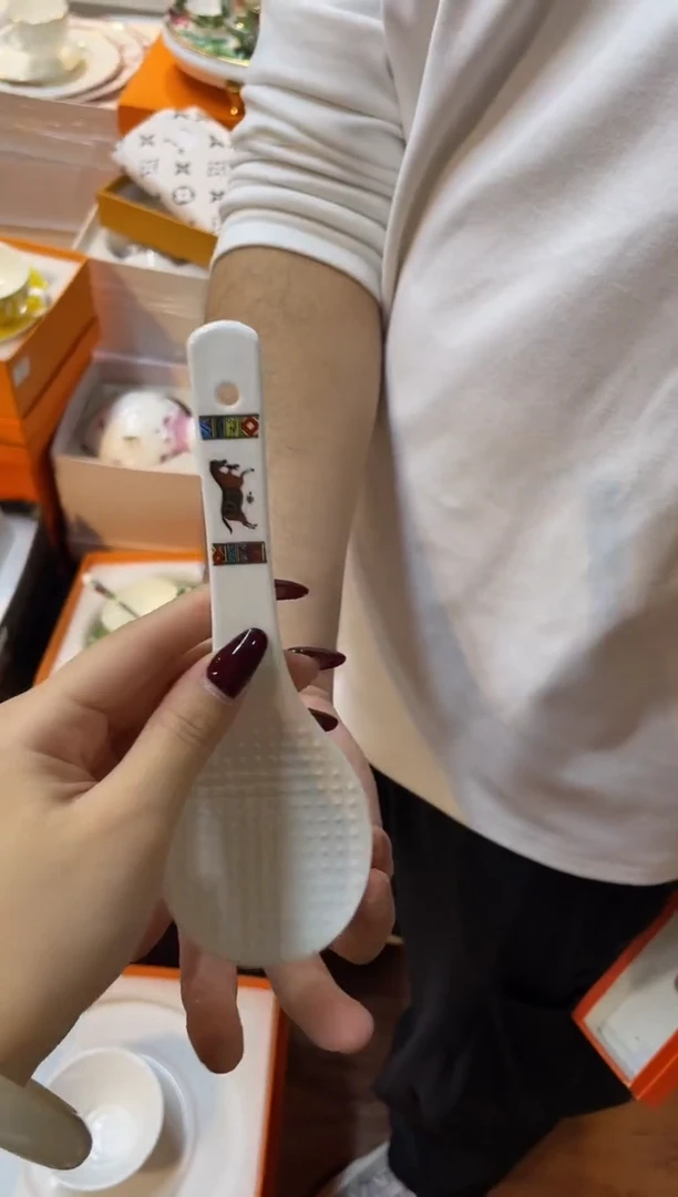 杯鸿辉家品牌瓷器，京东包邮！