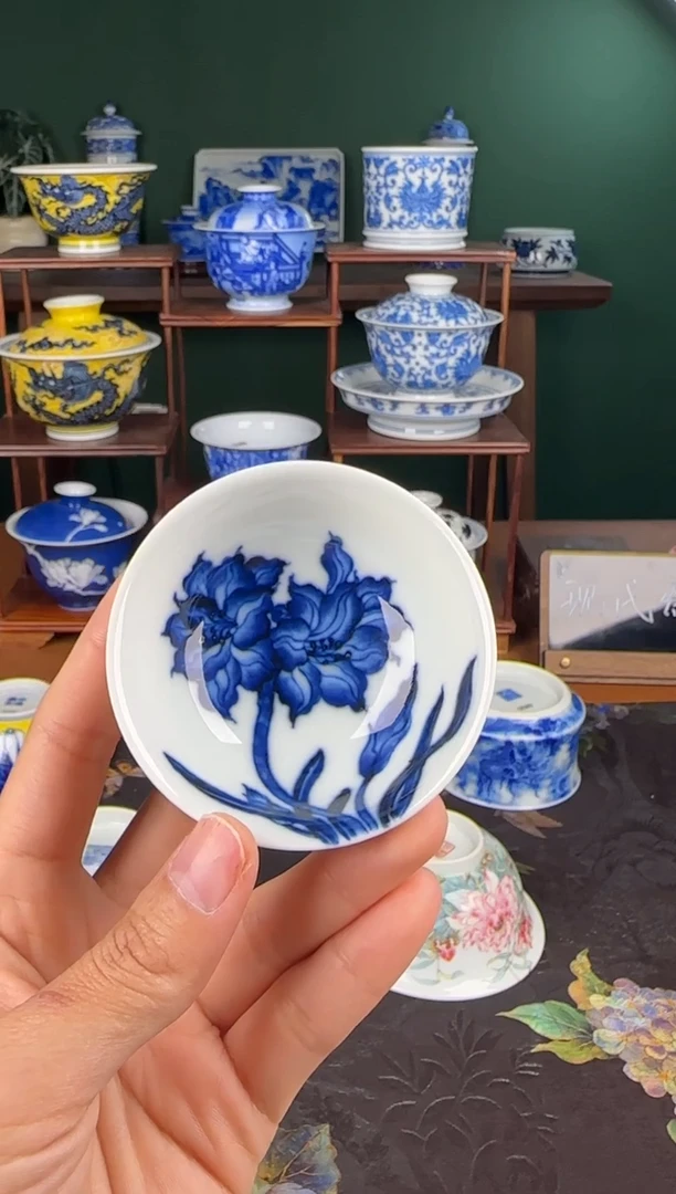 杯洪印幕明。柴窑 花卉杯杯