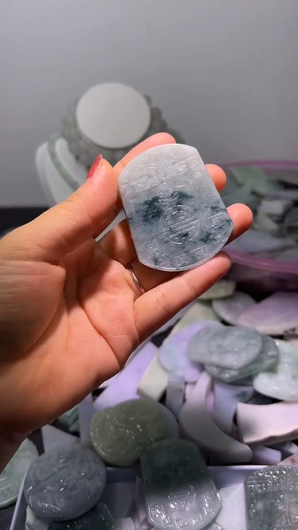 翡翠裸石未镶嵌翡翠3
