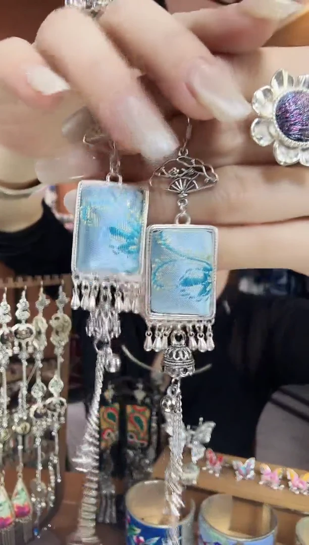 织绣纯手工民族风耳环