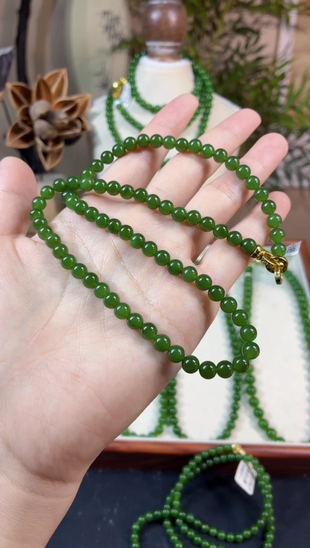 颈饰未镶嵌和田玉（碧玉）6阳绿无矿锁骨链