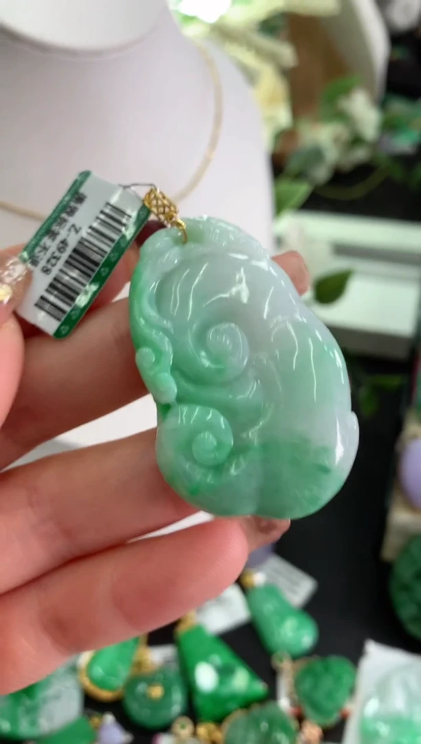 【闪购商品】翡翠吊坠(不含链)18K金镶嵌挂件