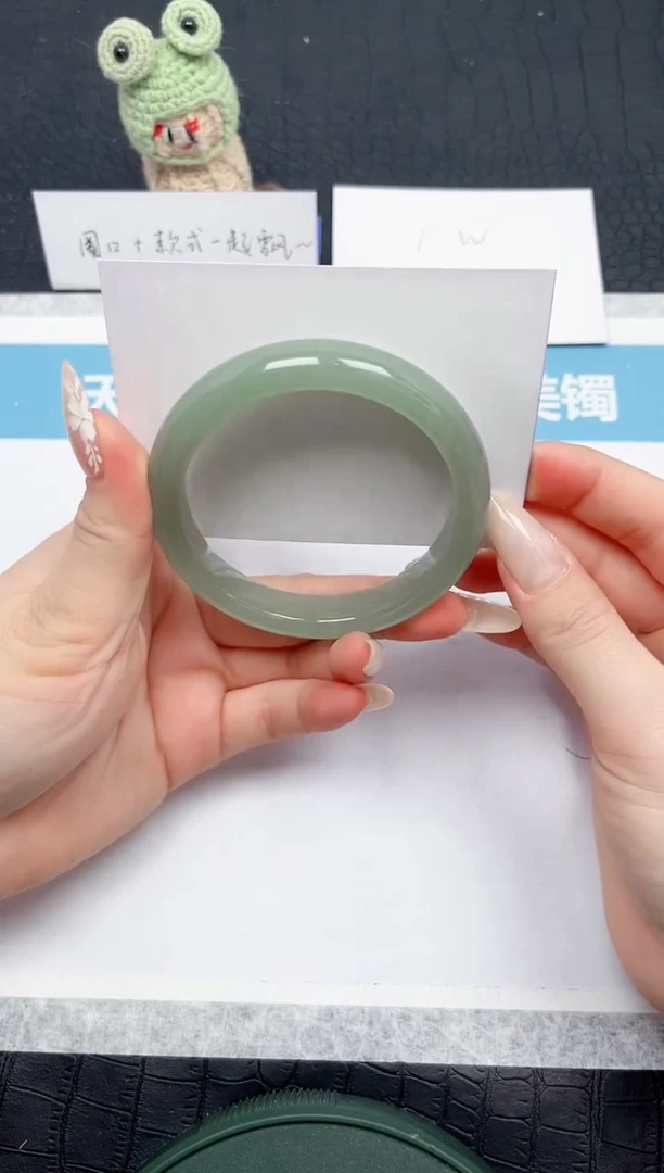 【闪购商品】石英质玉手镯未镶嵌48-58.7