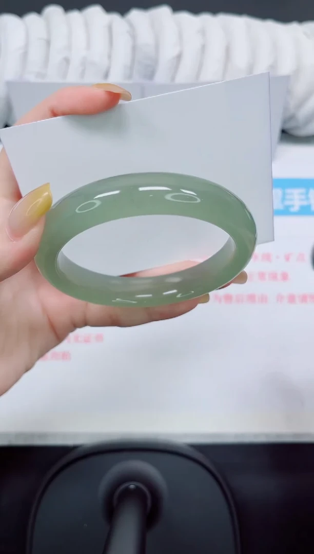 石英质玉手镯未镶嵌54