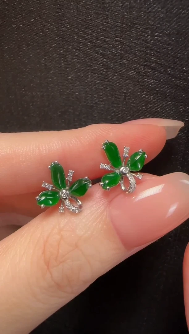 翡翠18K金镶嵌耳钉923花形一对