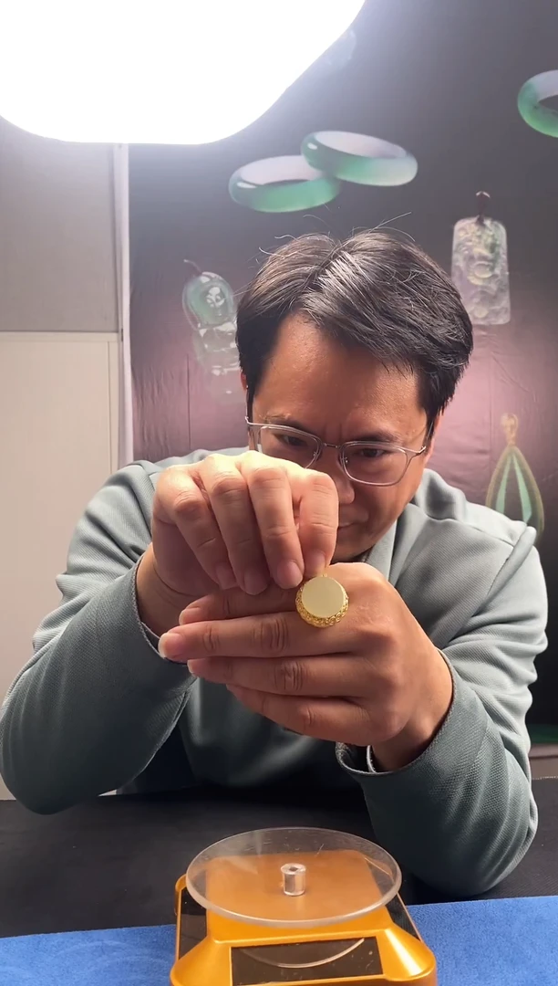 颈饰未镶嵌和田玉白玉牌子