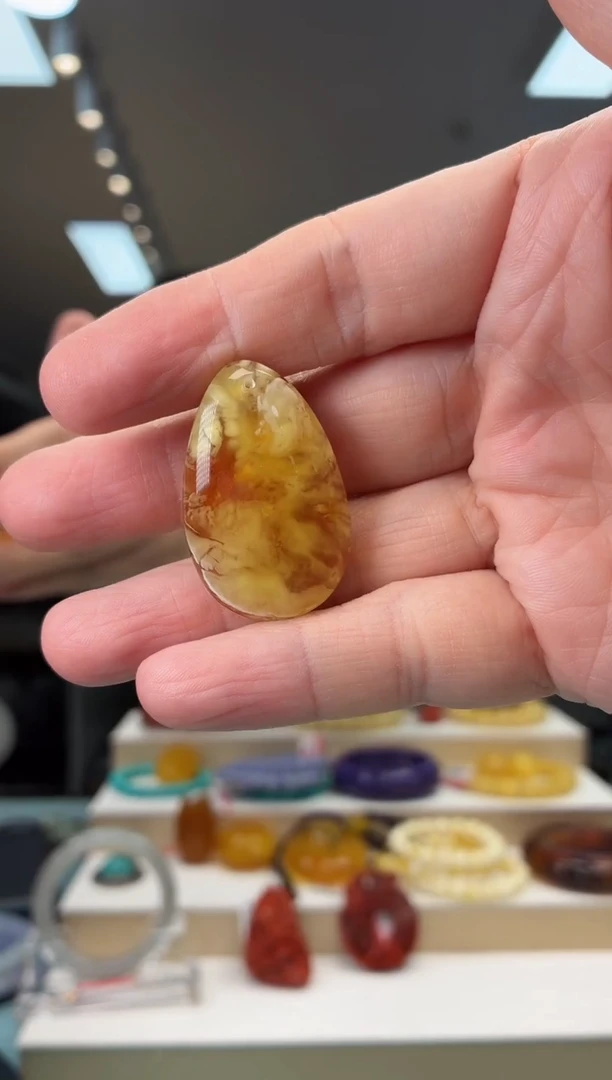 琥珀颈饰未镶嵌吊坠
