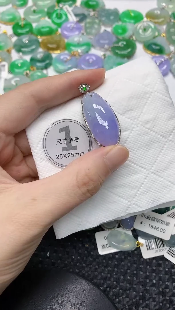 翡翠18K金镶嵌颈饰111111111