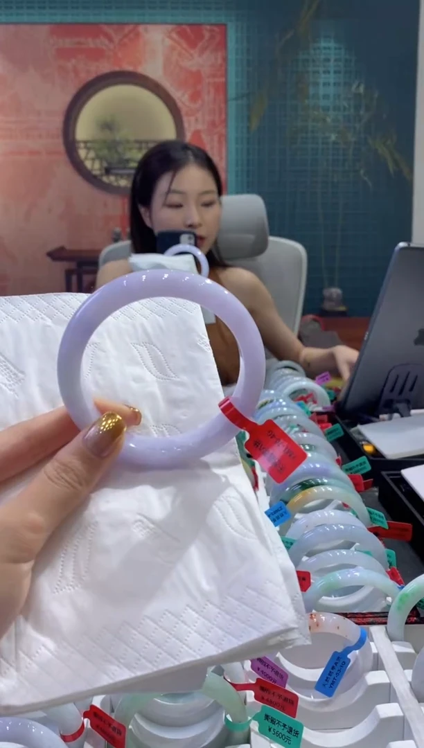 翡翠手镯未镶嵌多人07308