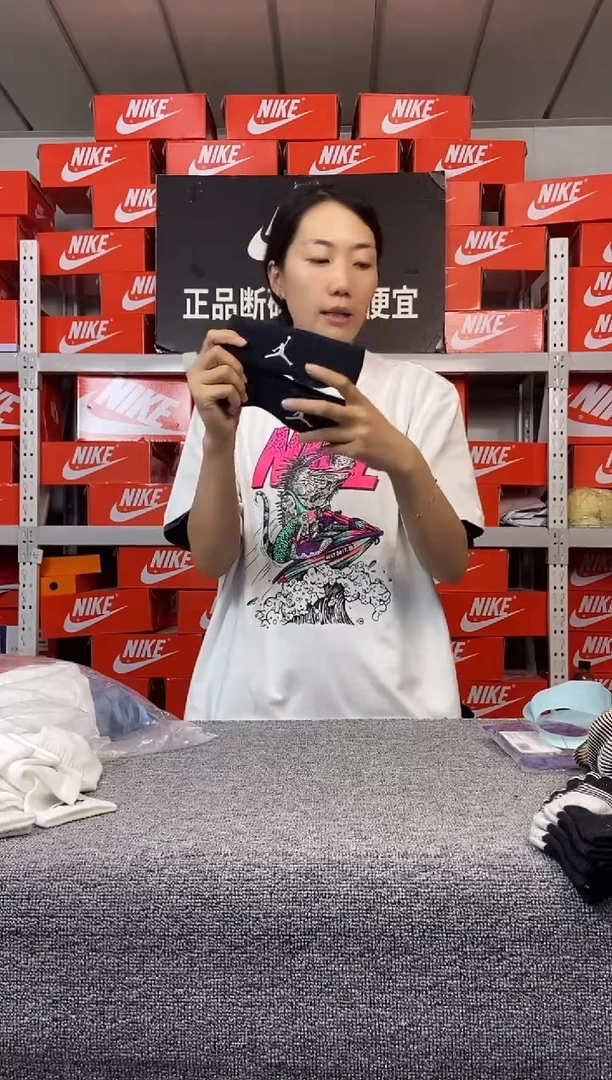 两个黑色小飞人发带 瑕疵直播间过款