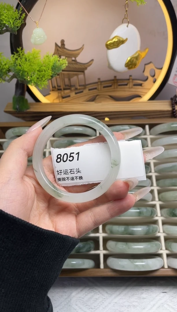 未镶嵌手镯石英质玉8051