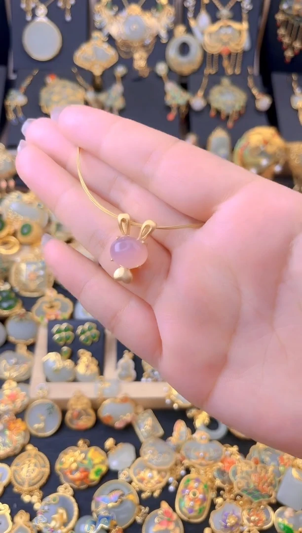 玛瑙/玉髓吊坠合金小兔子吊坠