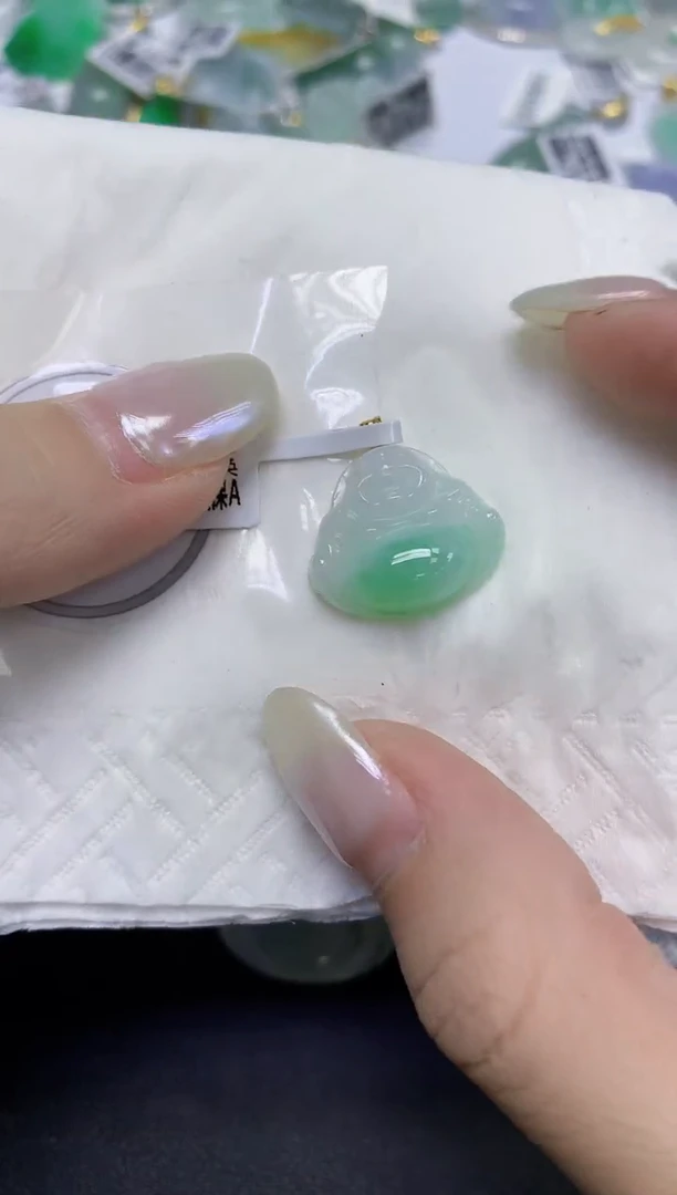 颈饰18K金镶嵌翡翠天然缅甸翡翠A货多样性发一件