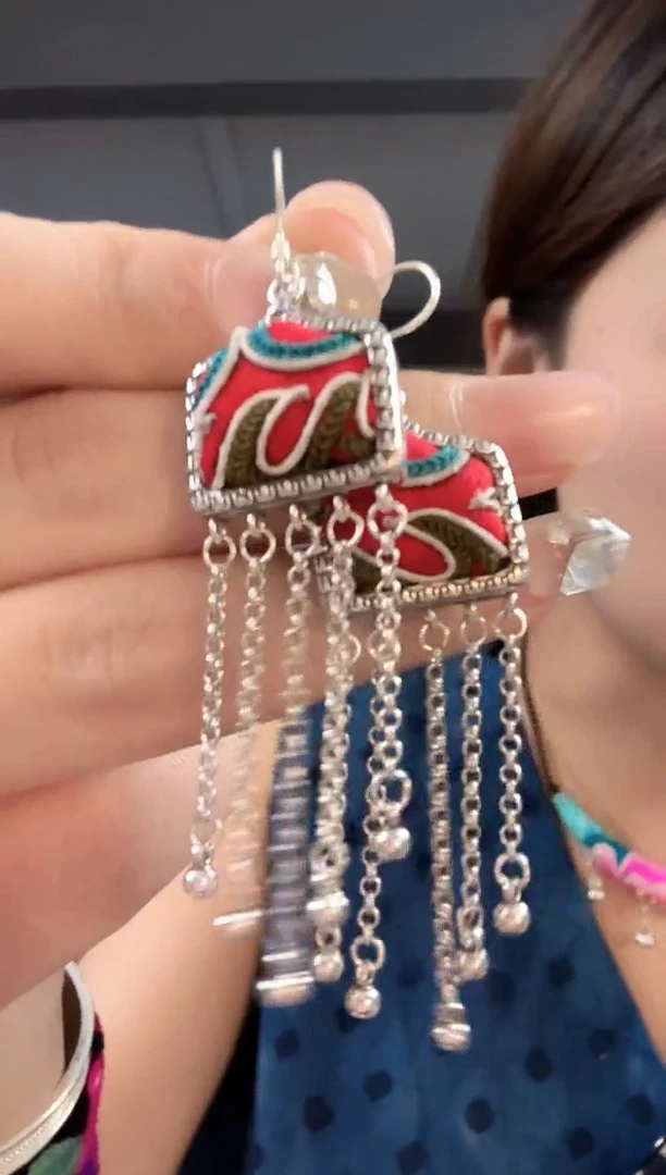 织绣民族风非遗老绣饰品190