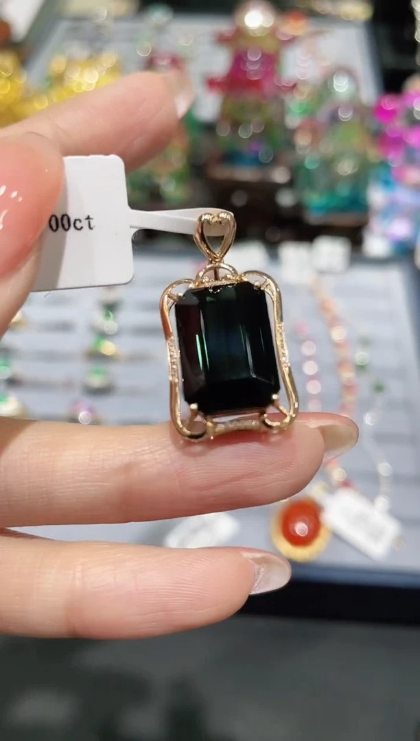 18K金镶嵌吊坠碧玺吊坠