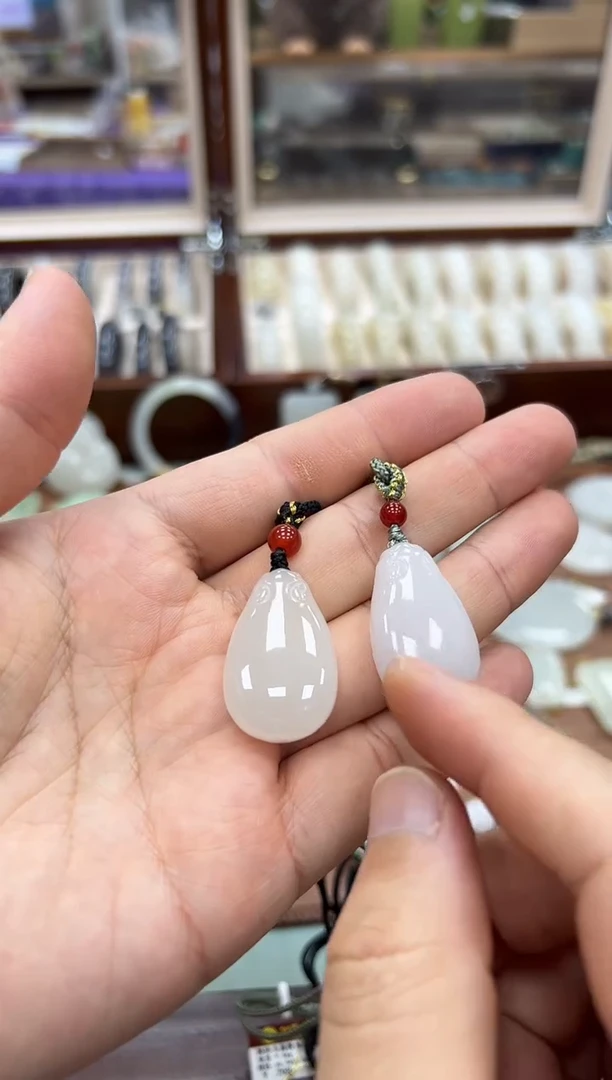 颈饰未镶嵌和田玉如意随型多样性发一个