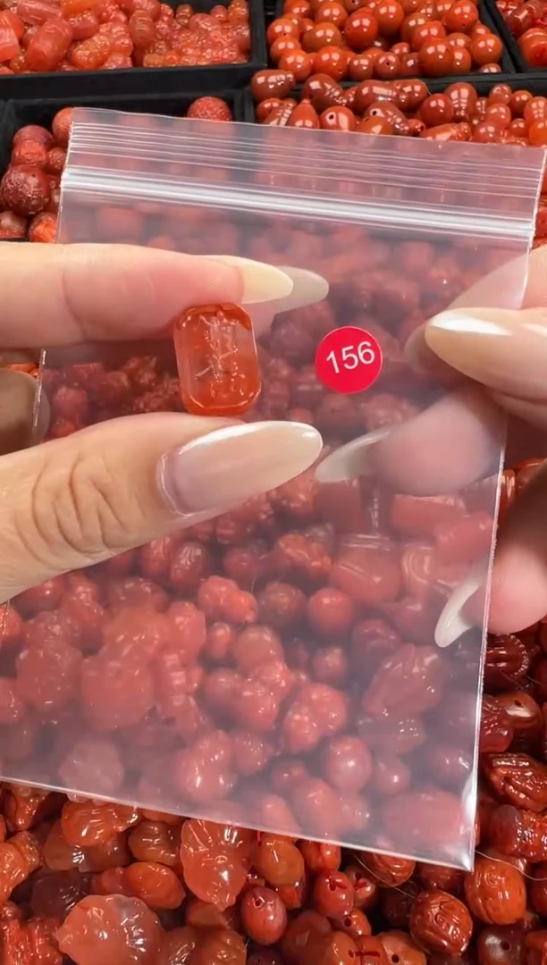 颈饰未镶嵌南红玛瑙1