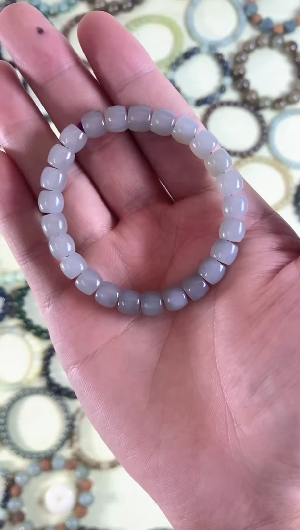 未镶嵌手链和田玉?**?和田玉多样性链接