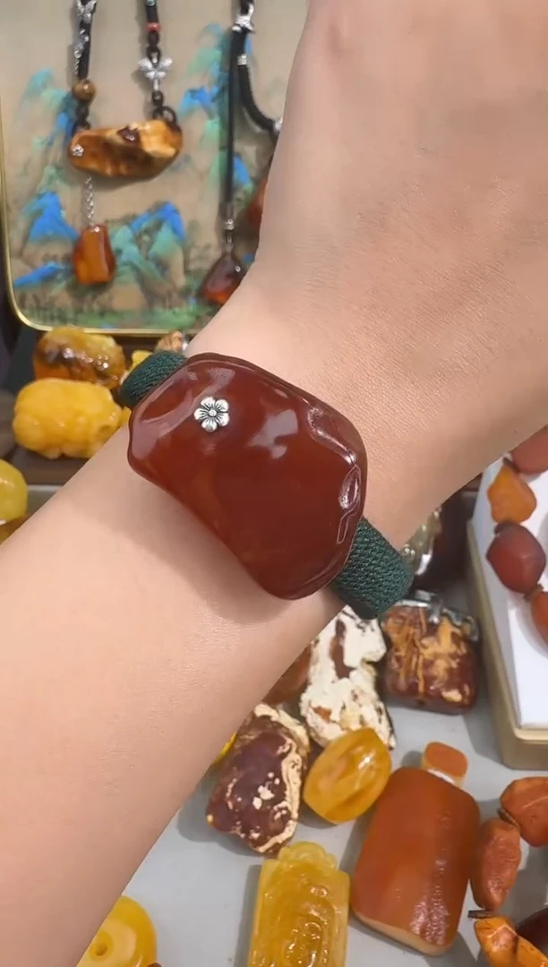 未镶嵌琥珀裸石琥珀