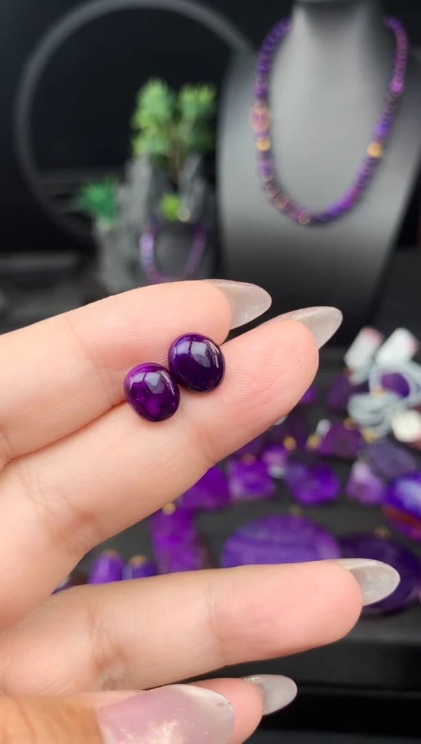 【闪购商品】苏纪石（舒俱来）耳钉18K金镶嵌.