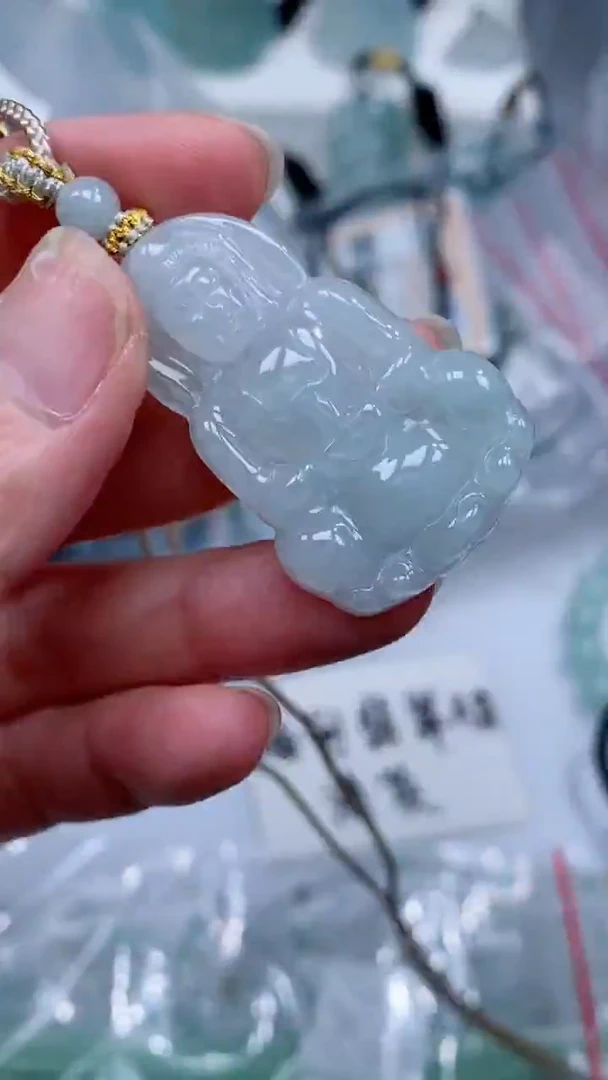 颈饰未镶嵌翡翠吊坠