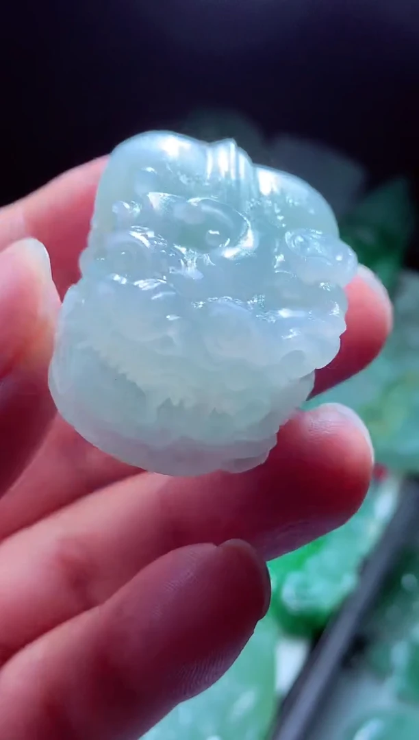 未镶嵌定制翡翠b****?翡翠毛货定制