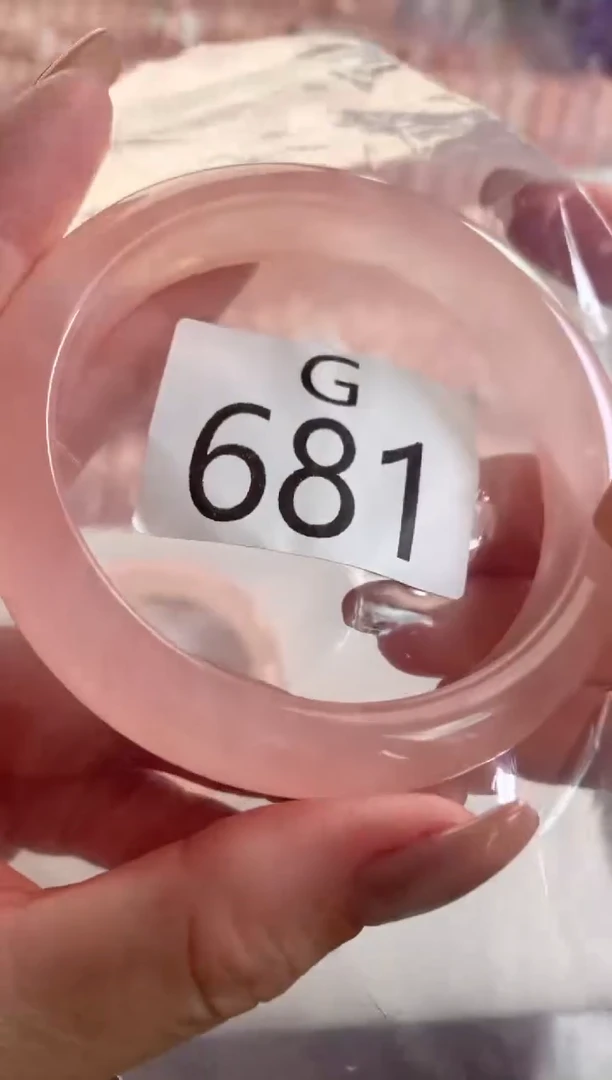 未镶嵌珠宝半成品水晶为****亮681-57