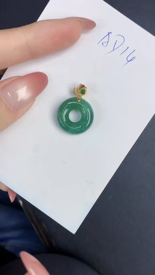 翡翠未镶嵌颈饰缅甸天然翡翠A货