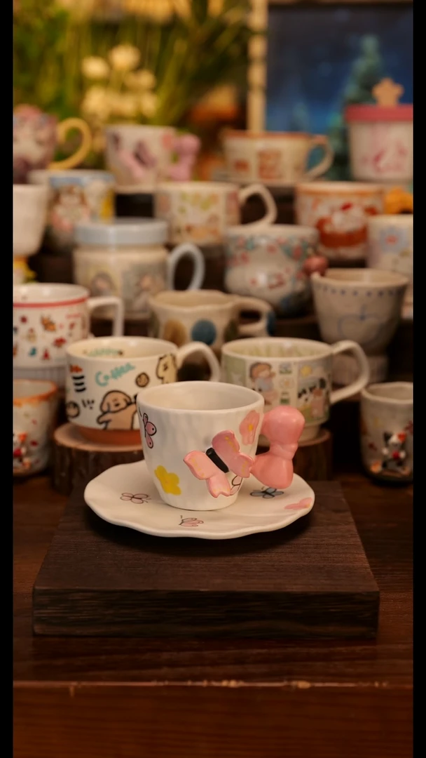 陶瓷手柄款蝴蝶手绘釉下彩手作杯碟一套