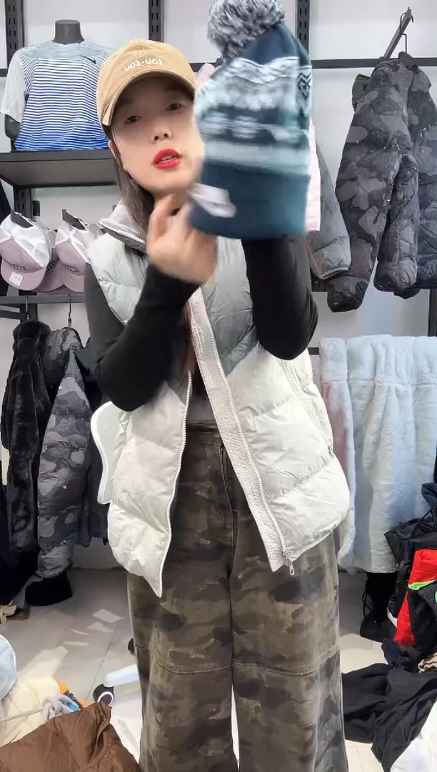 2430 编码  瑕疵直播间过款为准 尺码  ·