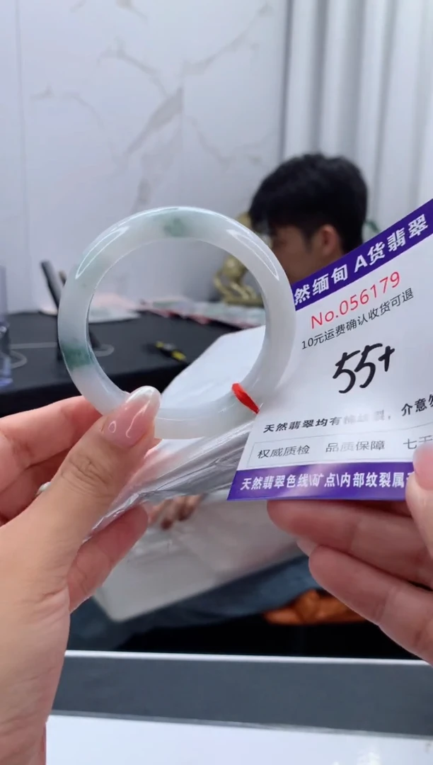 翡翠手镯未镶嵌睡**?天然缅甸A货翡翠