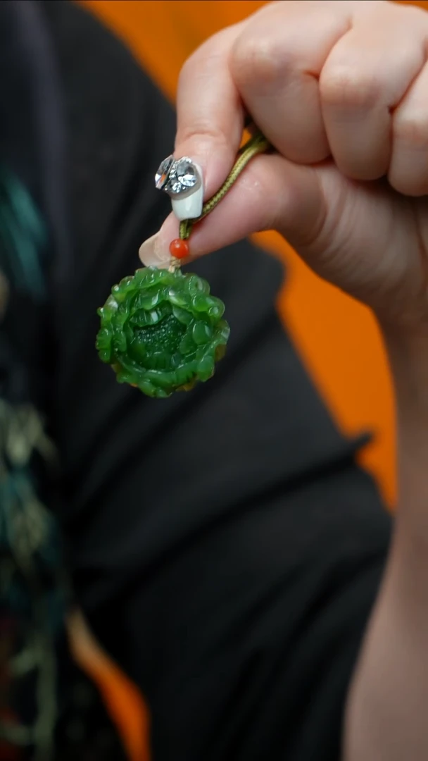 和田玉（碧玉）未镶嵌颈饰碧玉花牌 多样性发其一
