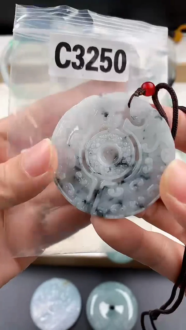 颈饰未镶嵌翡翠天然翡翠吊坠挂件