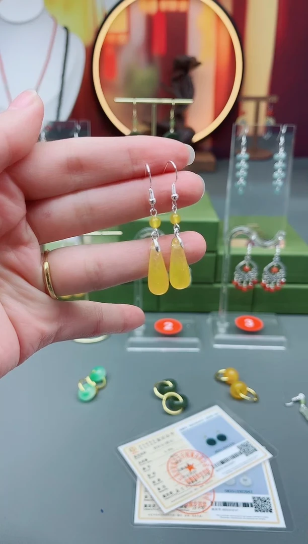 未镶嵌耳饰玛瑙/玉髓黄水滴