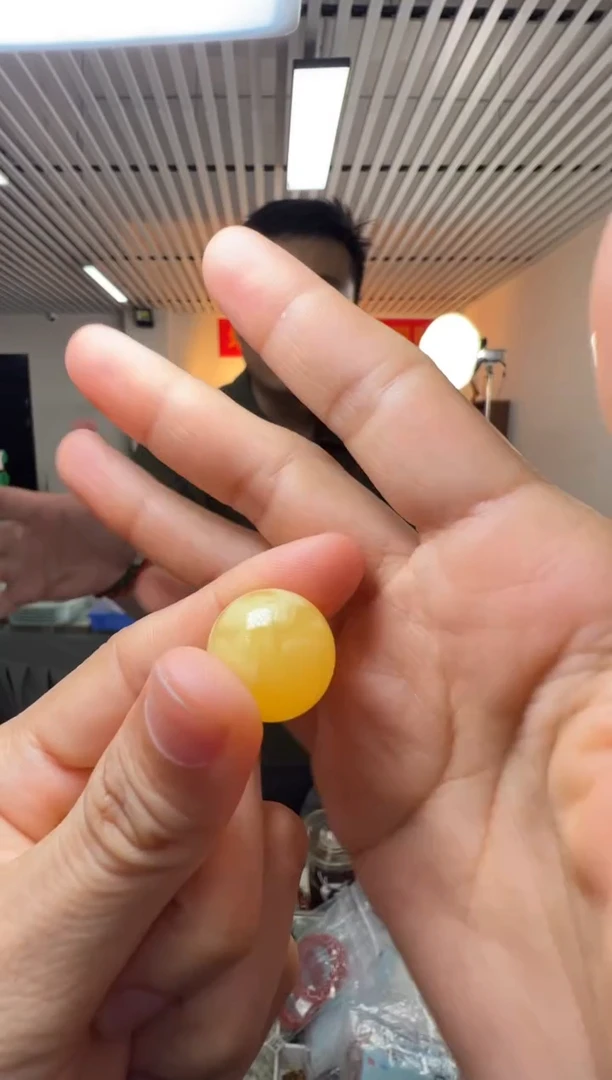 未镶嵌吊坠(不含链)蜜蜡约16mm俄料白花鸡油黄蜜蜡单珠吊坠