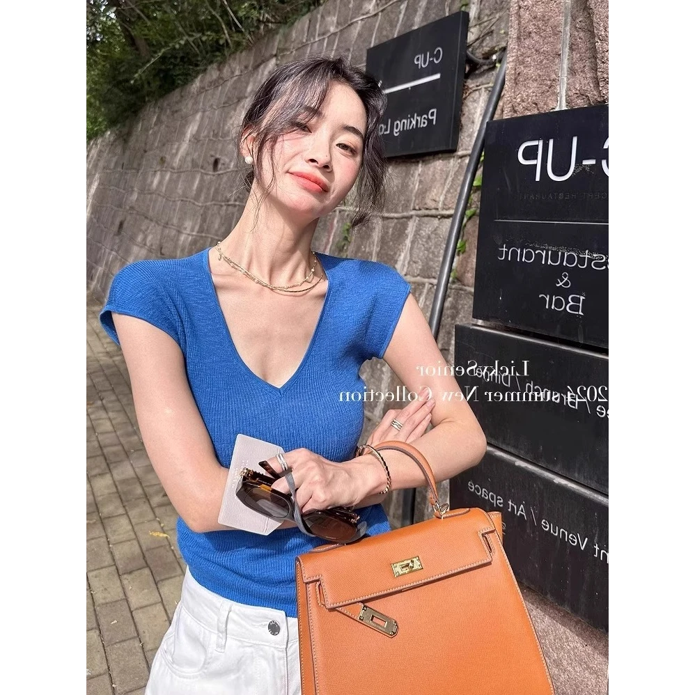 芯娇晴法式克莱因蓝v领短袖冰丝针织衫女夏季修身内搭打底t恤上衣