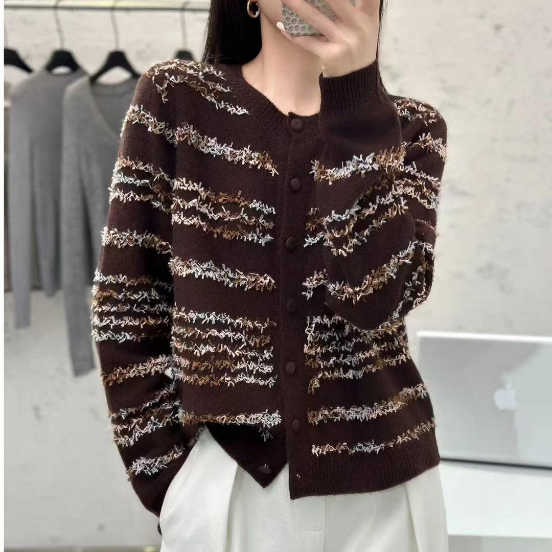 【蝴蝶羊毛】重工纯色圆领针织开衫洋气时尚秋冬女装长袖休闲Z53
