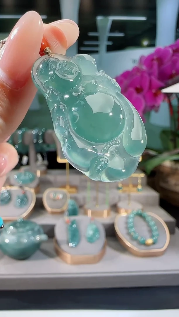 【闪购商品】翡翠吊坠(不含链)未镶嵌布袋佛