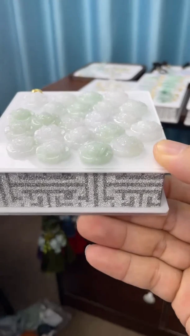 翡翠未镶嵌颈饰小花 福利默认有包容多样性发1件