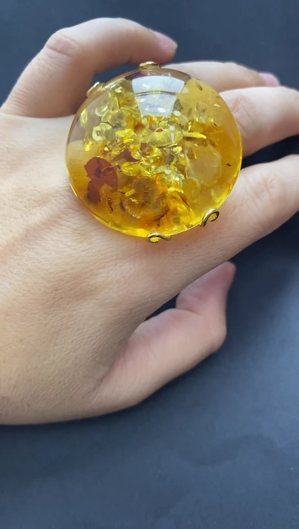裸石琥珀未镶嵌戒指